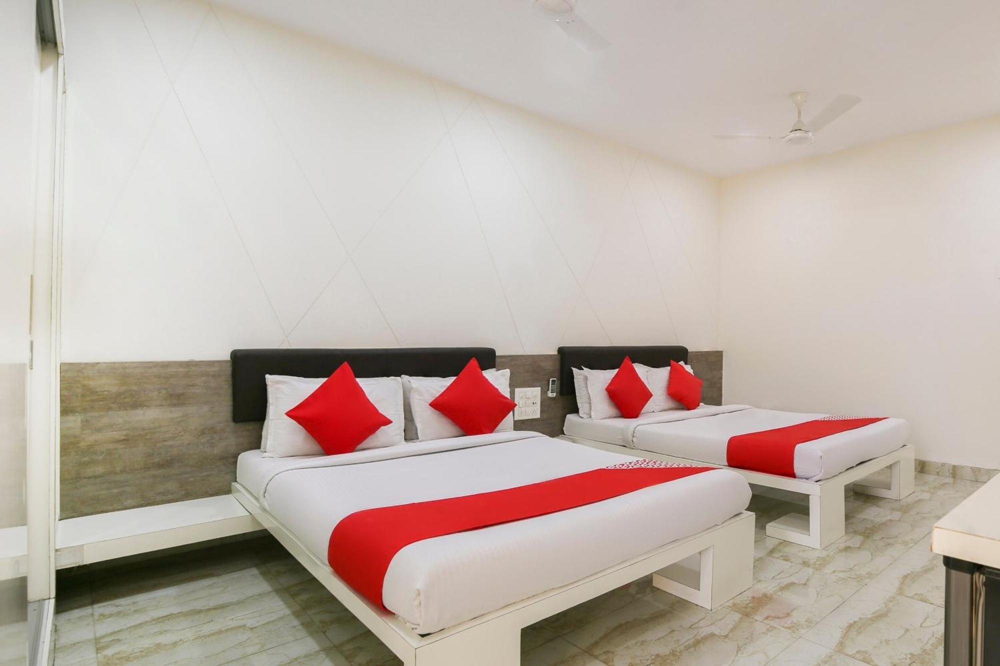 Hotel O Shiv Vatika Banquet & Rooms Bhatha Exterior photo