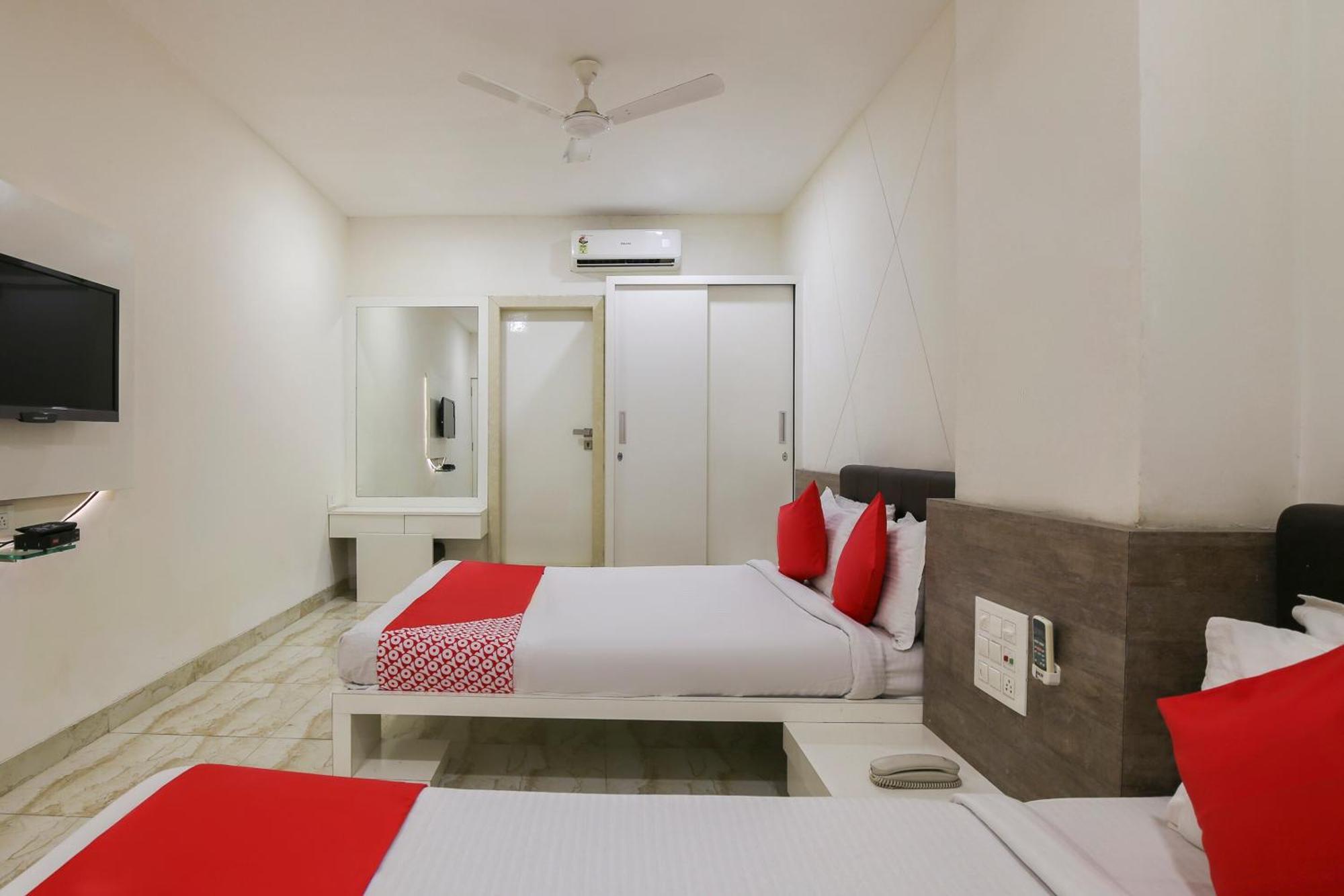 Hotel O Shiv Vatika Banquet & Rooms Bhatha Exterior photo