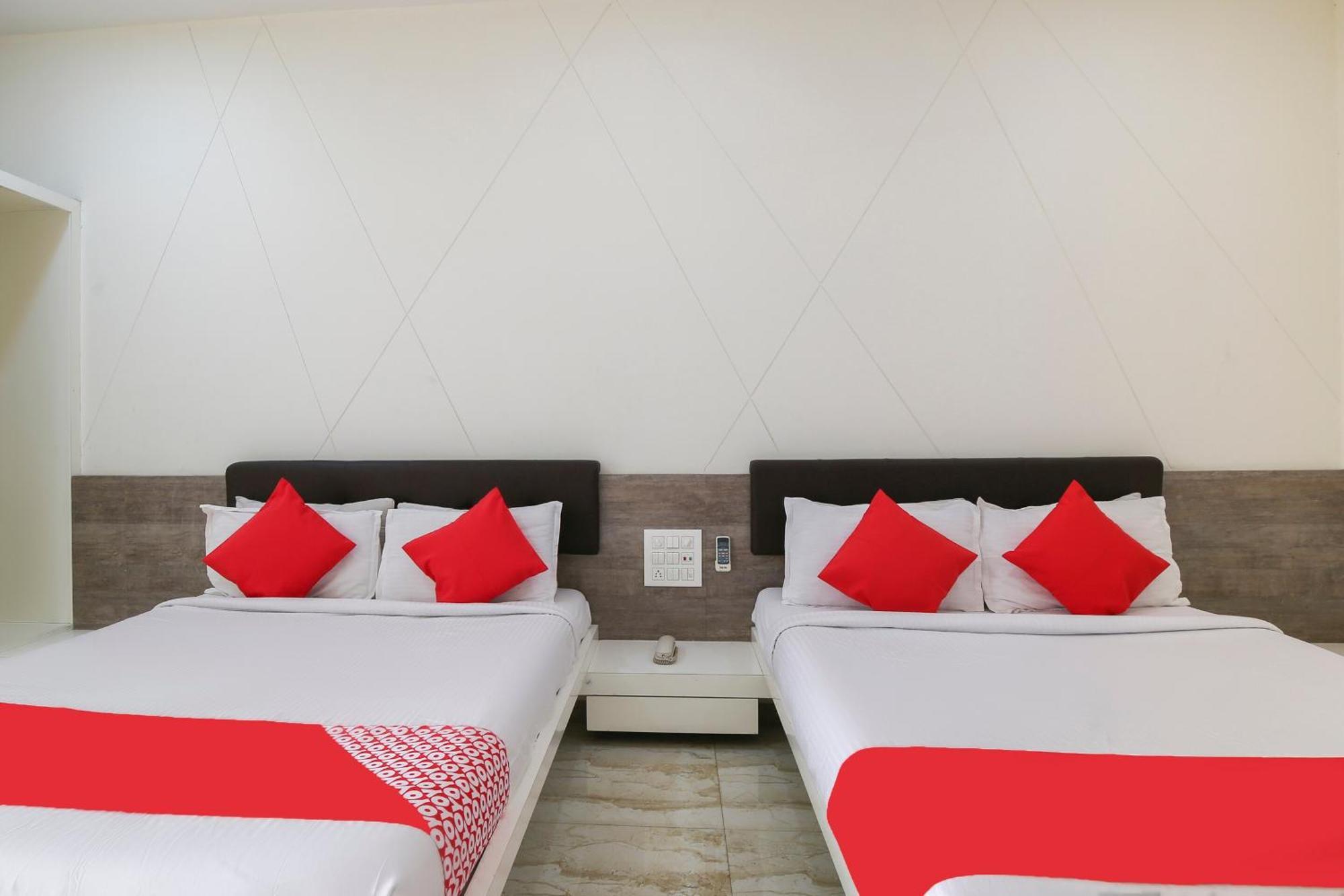 Hotel O Shiv Vatika Banquet & Rooms Bhatha Exterior photo