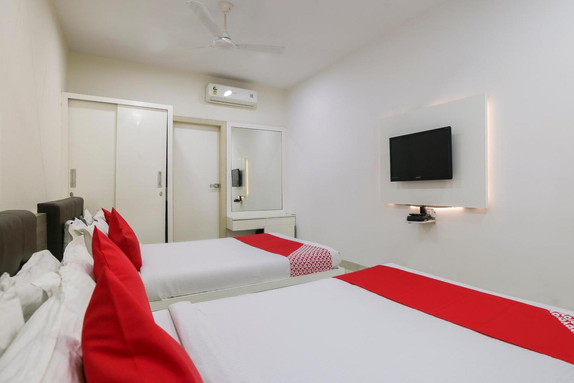 Hotel O Shiv Vatika Banquet & Rooms Bhatha Exterior photo
